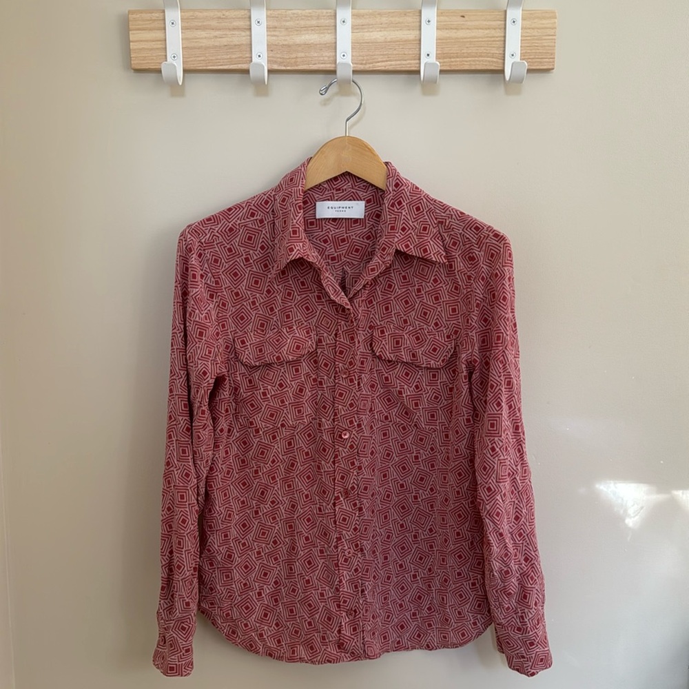 Equipment silk button up in medium